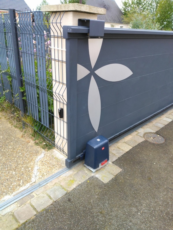 Moteur BFT Deimos Ultra BT A400 connect posé par ADM28 Automatisme dépannage maintenance sur Chartres